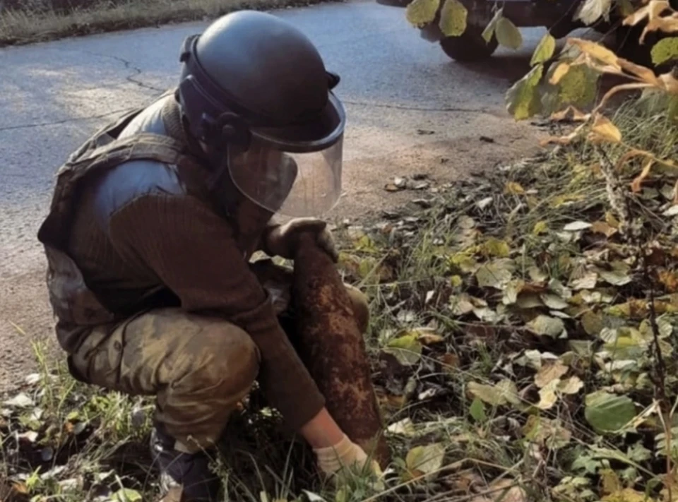 Минометную мину нашли возле Военной академии в Смоленске. Фото: СОГБУ «Пожарно-спасательный центр».