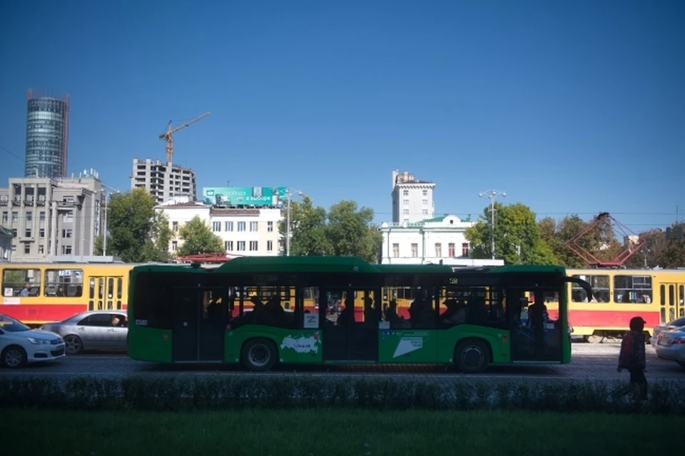 В Екатеринбург привезут 35 новых низкопольных автобусов