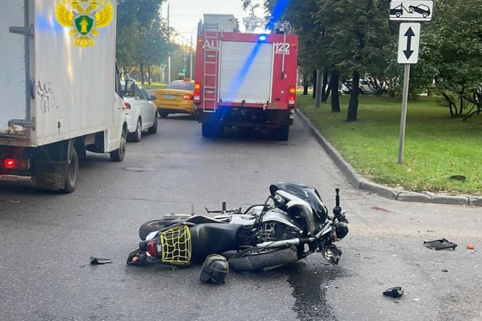 На востоке Москвы легковушка сбила мотоциклиста