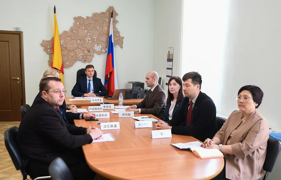 13 сентября состоялось первое заседание рабочей группы по развитию взаимодействия между Тверской областью и провинцией Ляонин