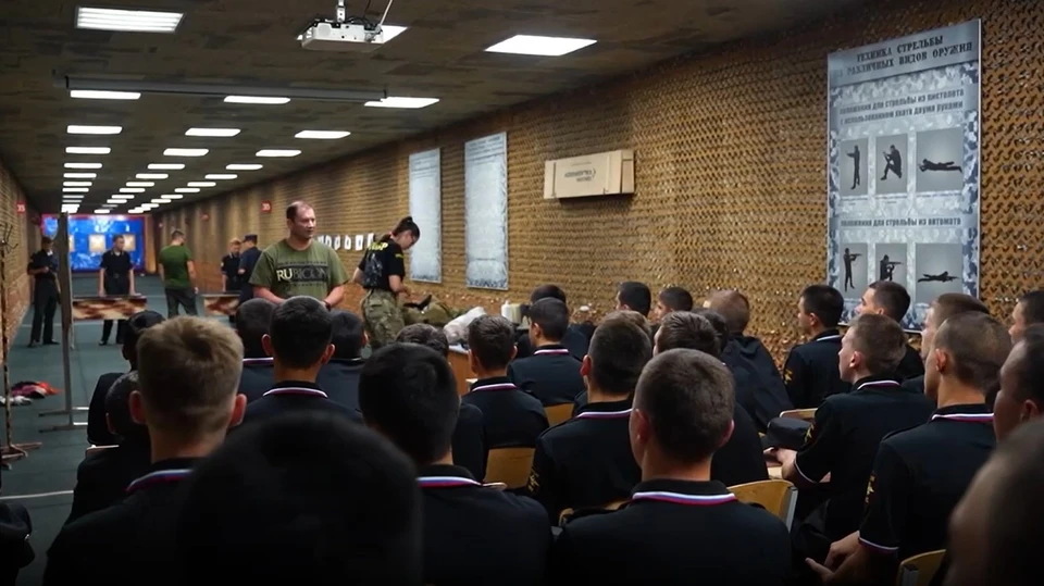 Азам огневой подготовки и тактической медицины суворовцев обучали московские инструкторы
