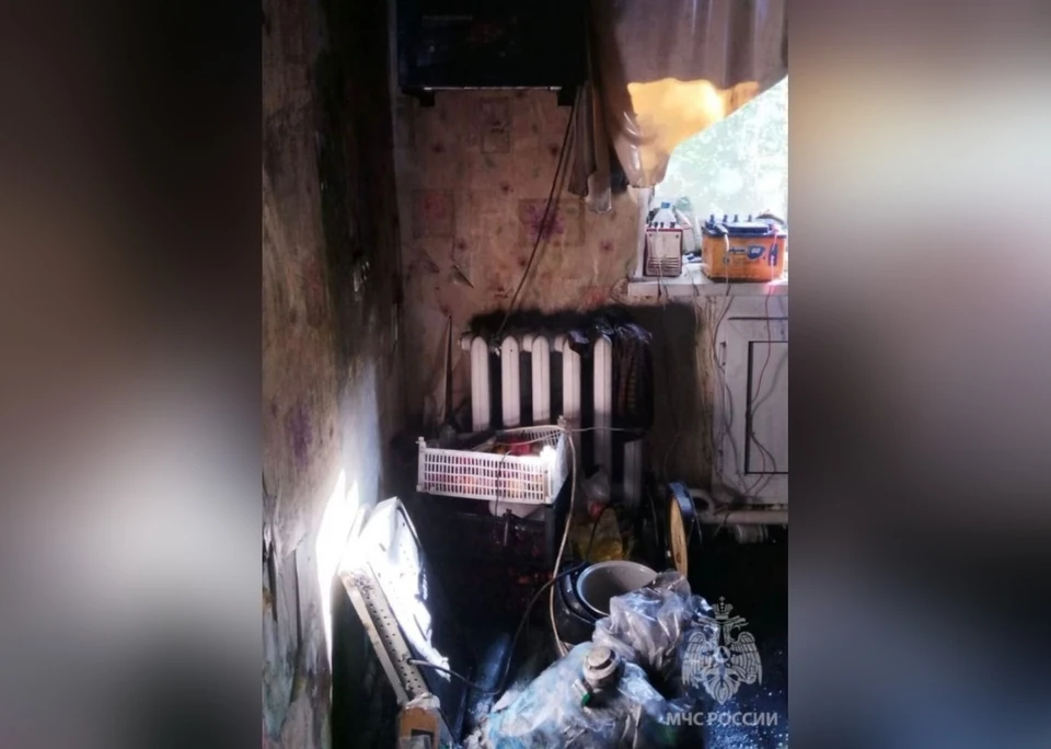 Пожарным удалось быстро потушить возгорание на площади 4 кв. м.