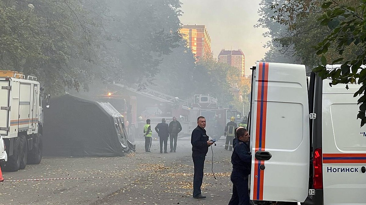 Горит квартира, где под завалами женщина с ребенком: Новый ужас в доме в  Балашихе, разрушенном взрывом газа - KP.RU