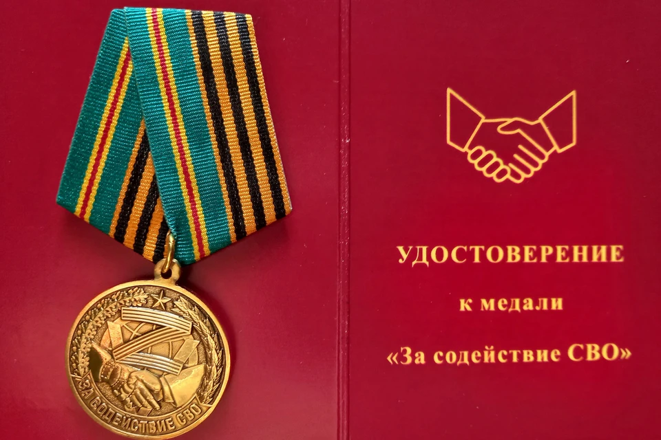 Мужчина лично отвез гумпомощь в Мариуполь. / Фото: соцсети Николая Страшнова