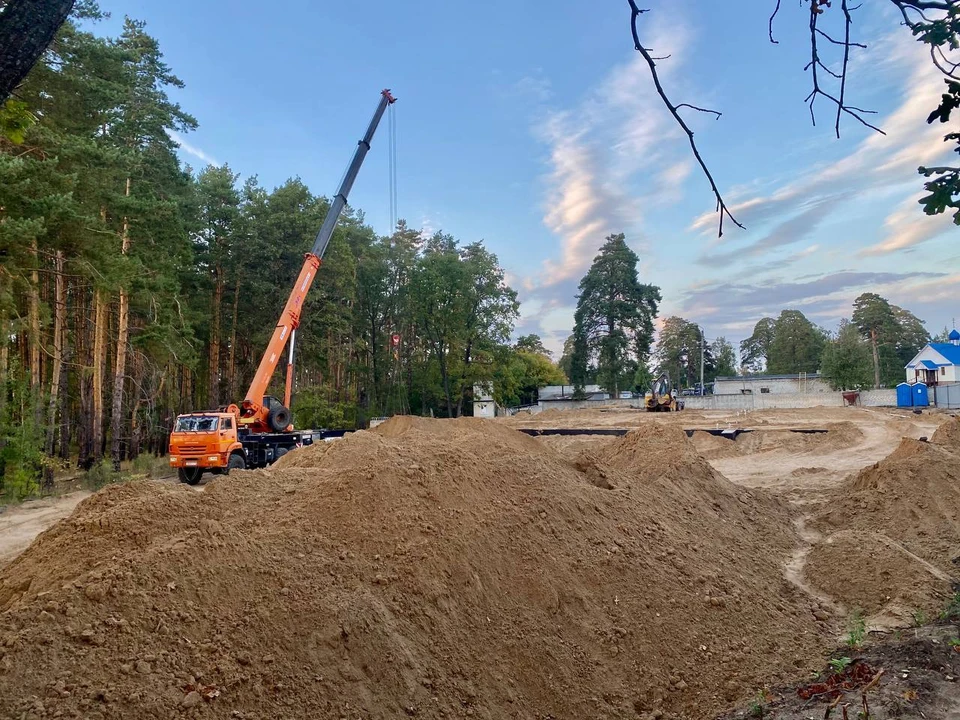 Строительство крематория в 300 метрах от жилого поселка уже кипит, несмотря на возмущения людей