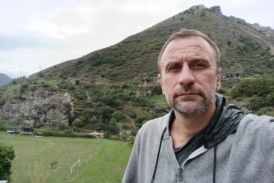 Специальный корреспондент Владимир Ворсобин отправился на границу с Нагорным Карабахом.
