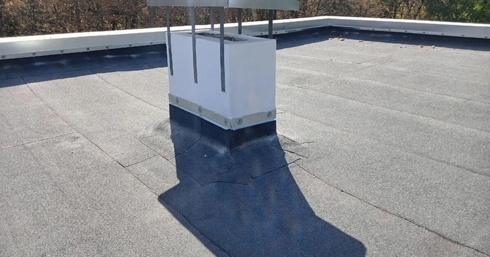 В здании школы отремонтировали крышу, проложили отопление и установили радиаторы. ФОТО: тг-канал администрации Алешкинского МО