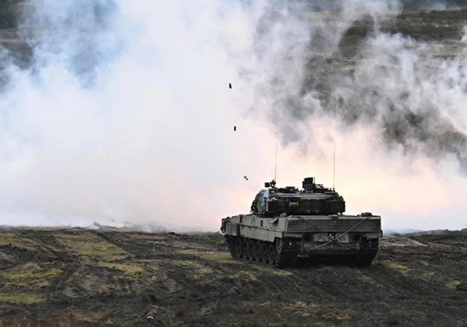 MWM: российские бойцы ракетой "Корнет" массово уничтожают лучшие танки Запада