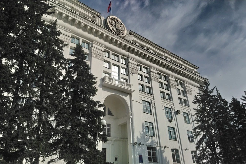 Власти еще на месяц продлили ограничения по коронавирусу.