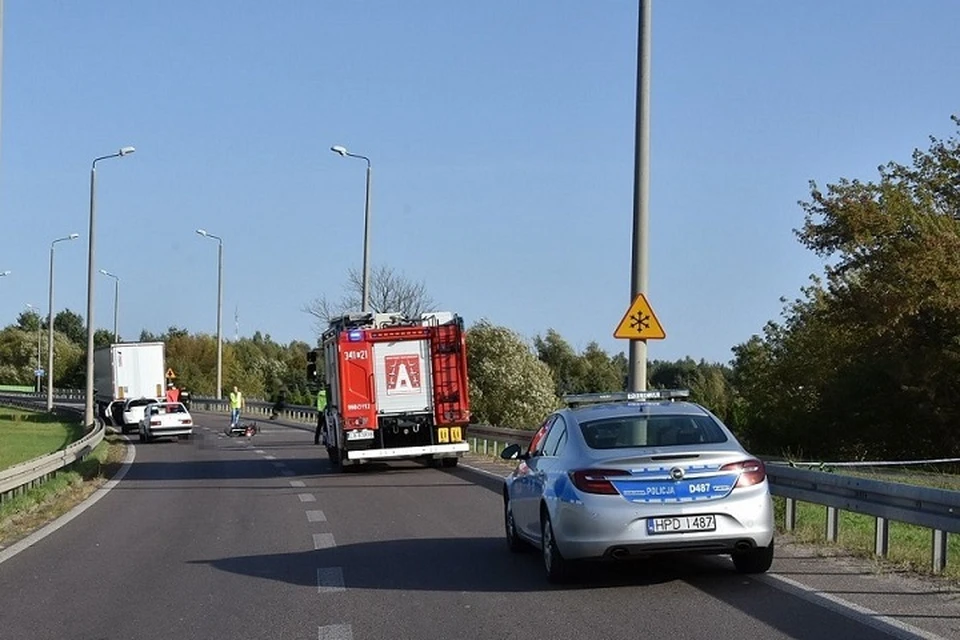 В Бяла-Подляске водитель мопеда попал под колеса фуры белоруса. Фото: biala-podlaska.policja.gov.pl.