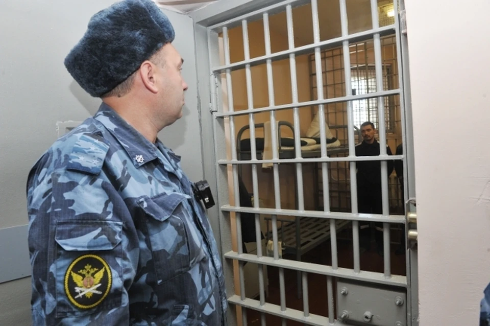 Житель Коми зарезал свою знакомую и накрыл тело одеялом