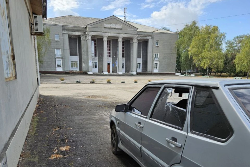 Обстрелом ВФУ поврежден Дворец культуры «Ветеран». Фото: ТГ/Приходько