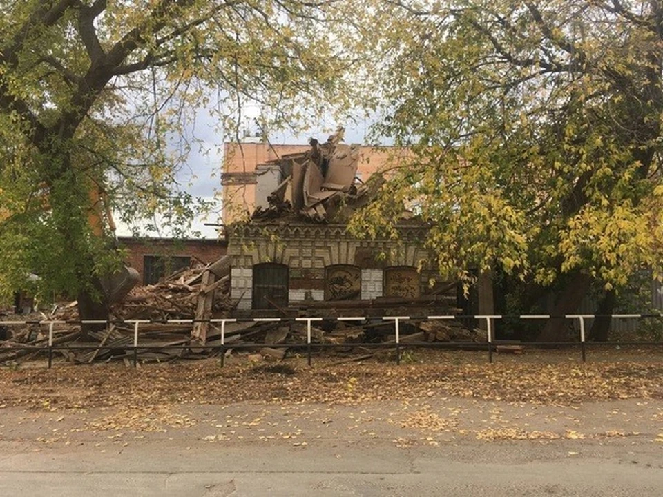 Разрушенный дом на Красной Фото: Егор Ларин, Елена Турина