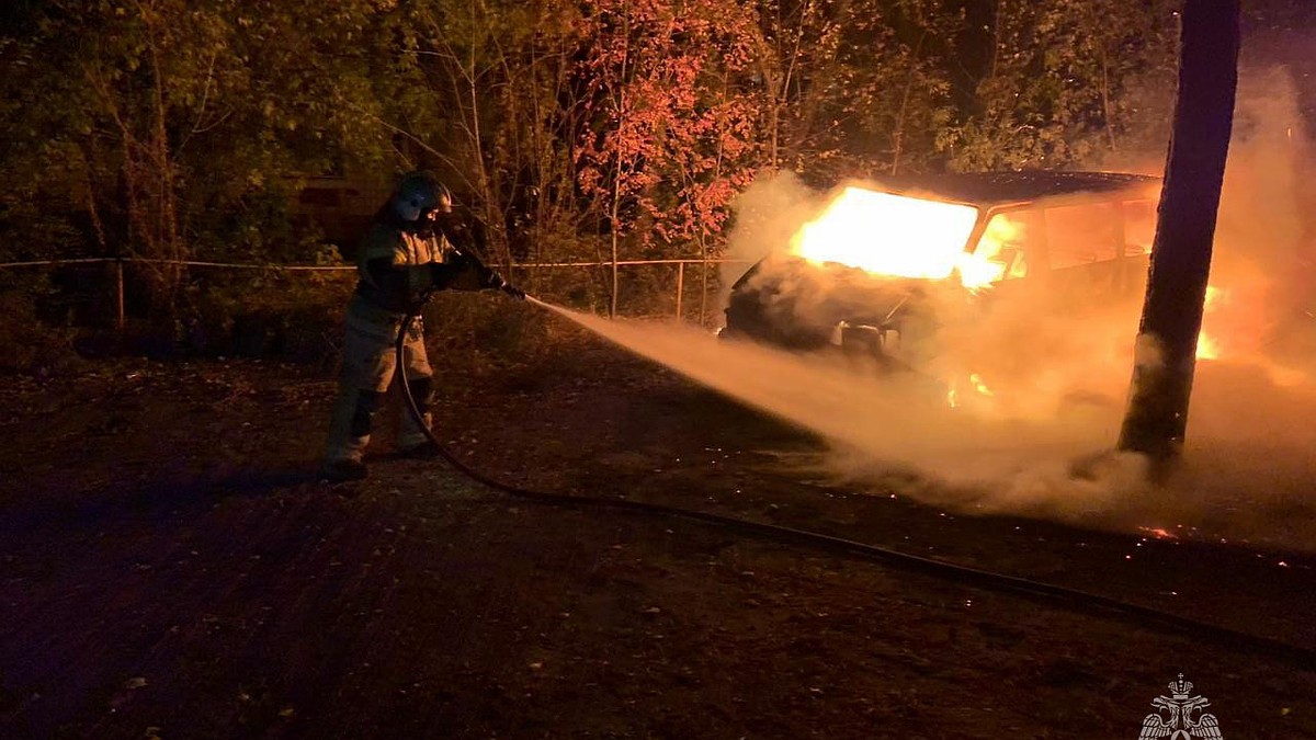 8 домов и две машины сгорели в Омской области на минувших выходных - KP.RU