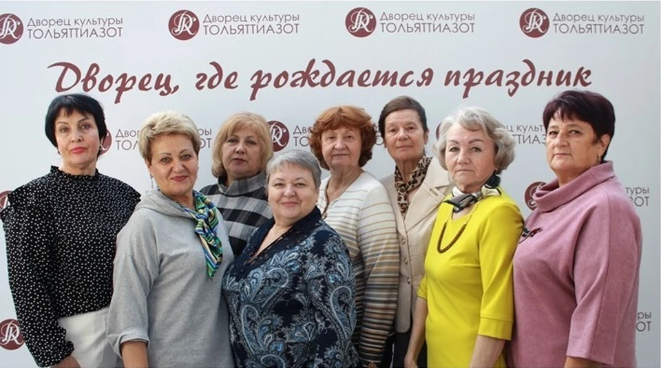 На празднике почетным сотрудникам завода вручили памятные серебряные значки / Фото: ПАО "ТОАЗ"