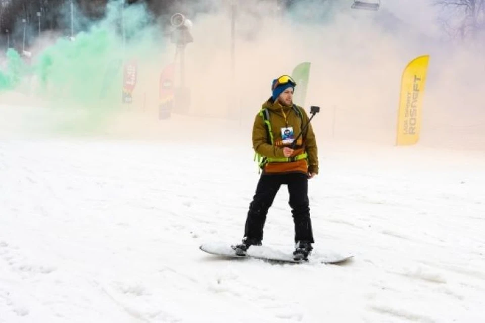Совершен первый спуск в этом сезоне на сноуборде в Сочи.