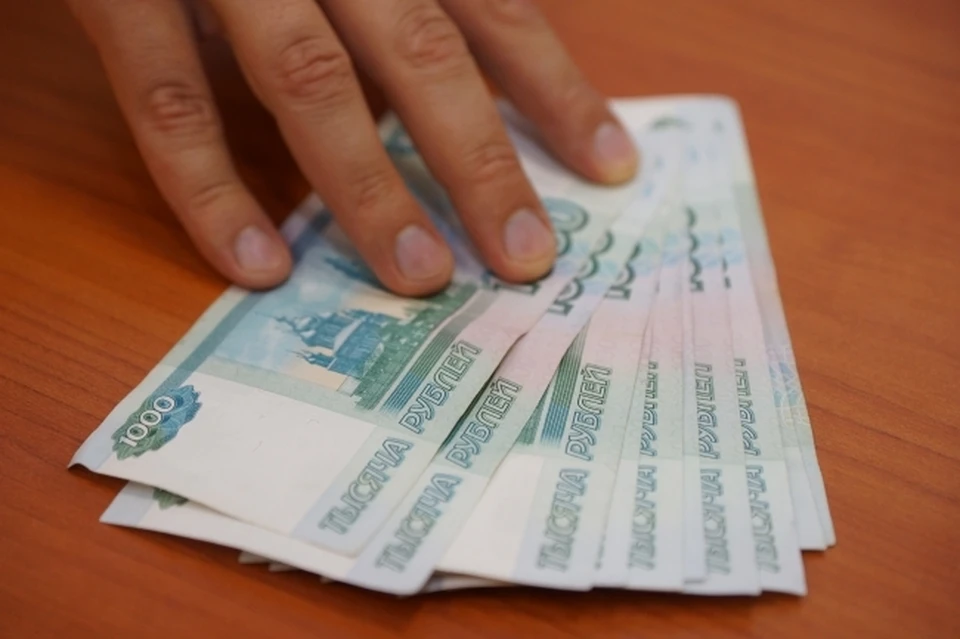 Если родитель получает пособие по безработице, то выплаты по уходу за ребенком не назначаются.