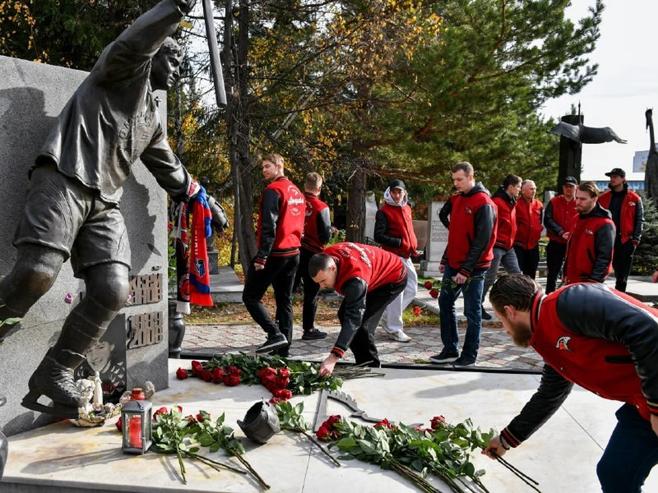 Молодая команда хоккеистов Омск