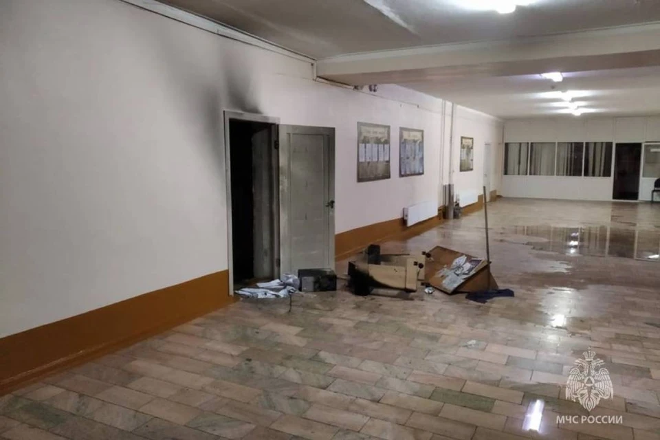 Сообщение в пожарно-спасательную службу поступило около 4 часов, в ночь на 15 октября.