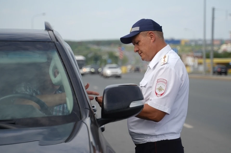 Сотрудники ДПС выясняют все обстоятельства аварии