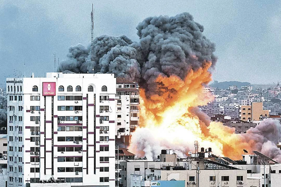 Последствия ответного удара израильских войск по городу Газа. Фото: Mohammed SALEM/REUTERS