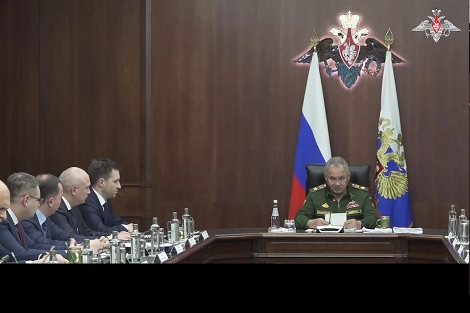 Шойгу сообщил, что российские власти приняли меры для увеличения производства артиллерии. Фото: стоп-кадр | видео телеграм-канал Минобороны РФ.
