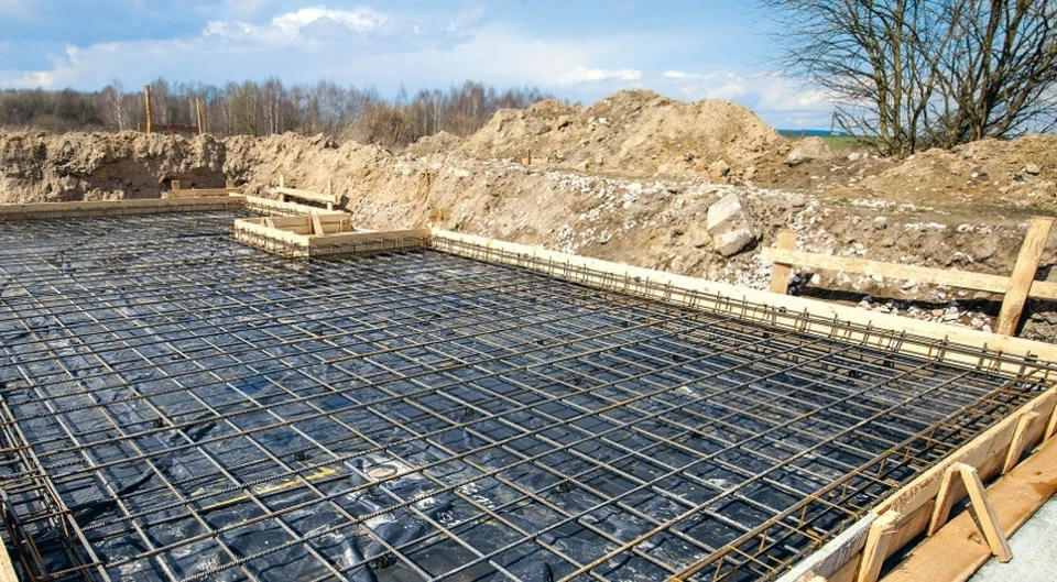 На неделю раньше срока начнется бетонирование основания научно-образовательного комплекса СахГУ. Фото: правительство Сахалинской области