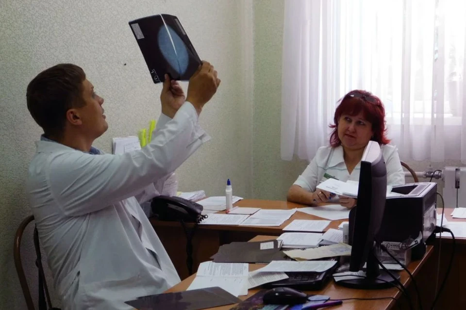 На обследование нужно взять последние результаты УЗИ и маммографии