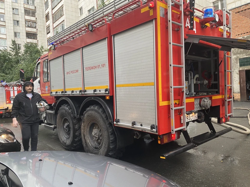 В Тюмени взорвалась Газель с человеком внутри.