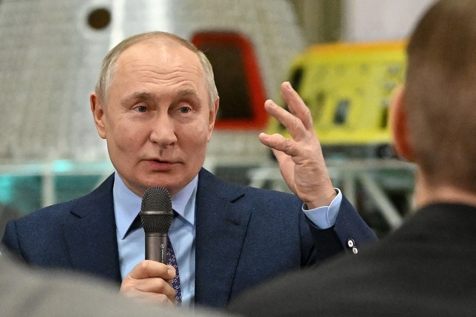 «Упустили»: Путин удивился размером зарплат специалистов в космической сфере