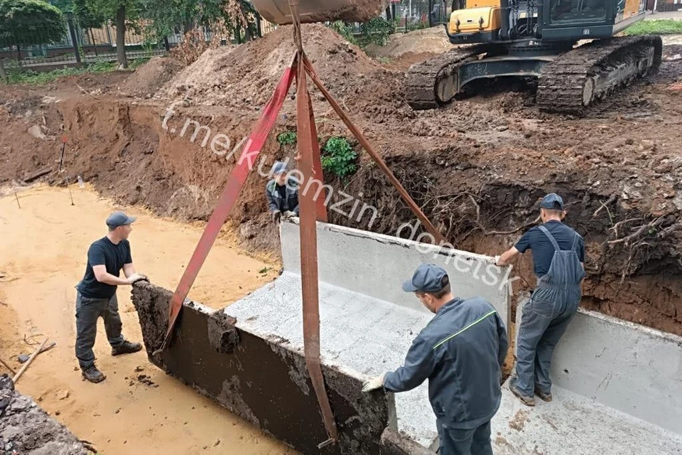 Порядка 700 метров ветхих труб заменили в Донецком протезно-ортопедическом центре. Фото: Кулемзин/ТГ