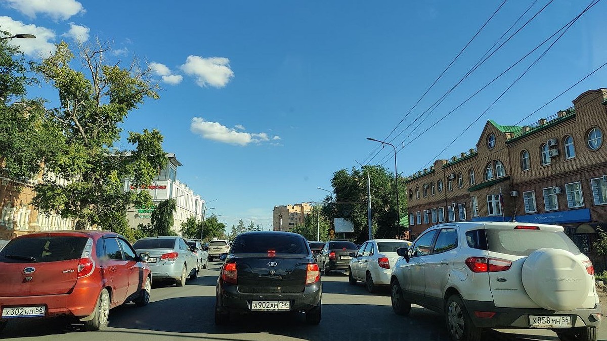 На улице Терешковой Оренбурга появятся реверс и выделенка для автобусов, а  Чичерина станет двусторонней - KP.RU