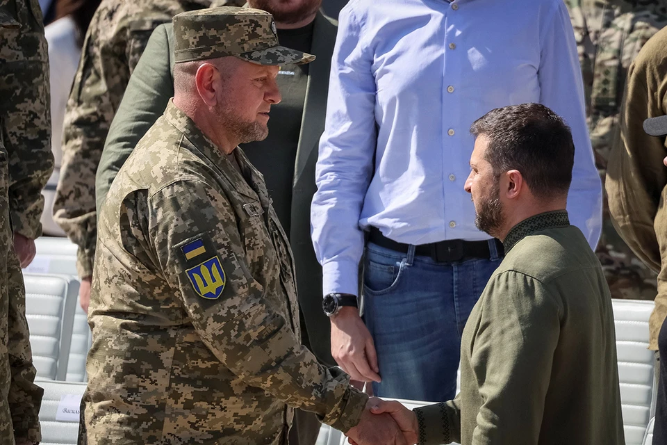 Зеленский и Главком ВСУ Залужный не могут придти к единому мнению о завершения контрнаступления.