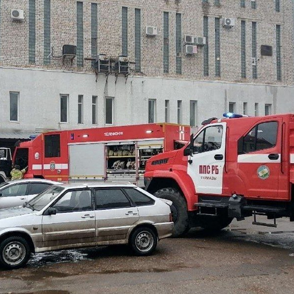 В Туймазах группа людей спаслась во время пожара благодаря двум подросткам  - KP.RU