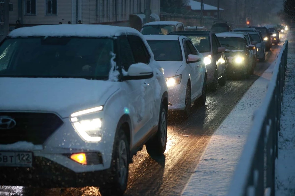 Автомобилям пришлось постоять в заторах