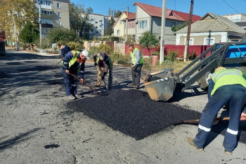В Скадовске ведут ямочный ремонт на нескольких дорогах города. ФОТО: министерство транспорта Херсонской области