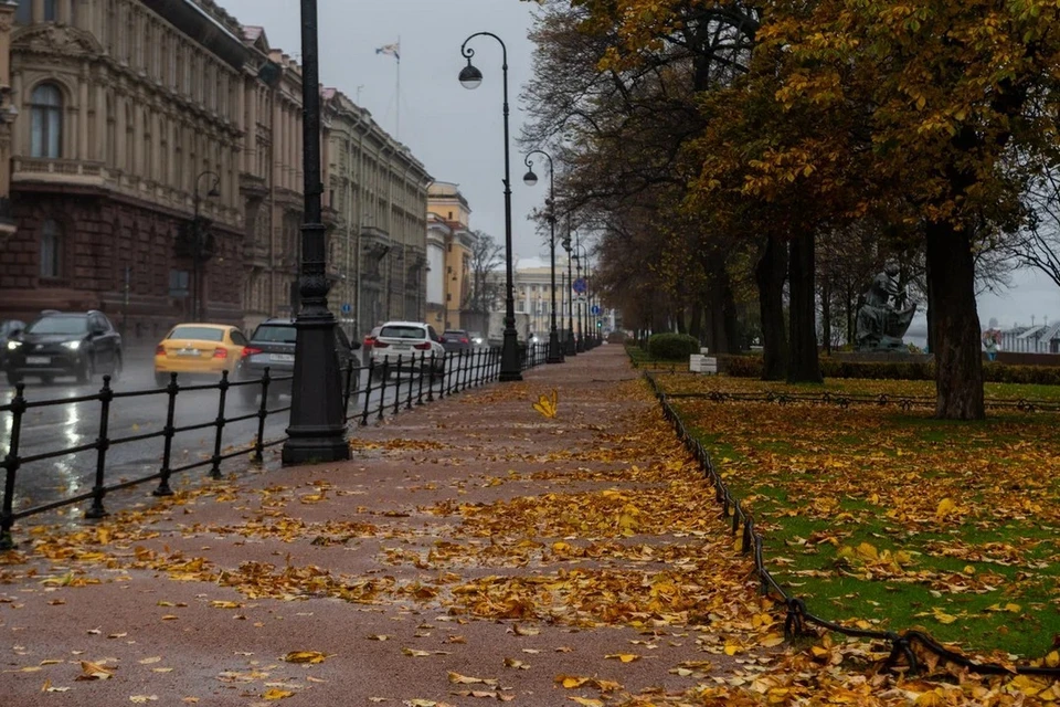 Какой самый большой и известный храм в Питере? Как в шутку его называли горожане