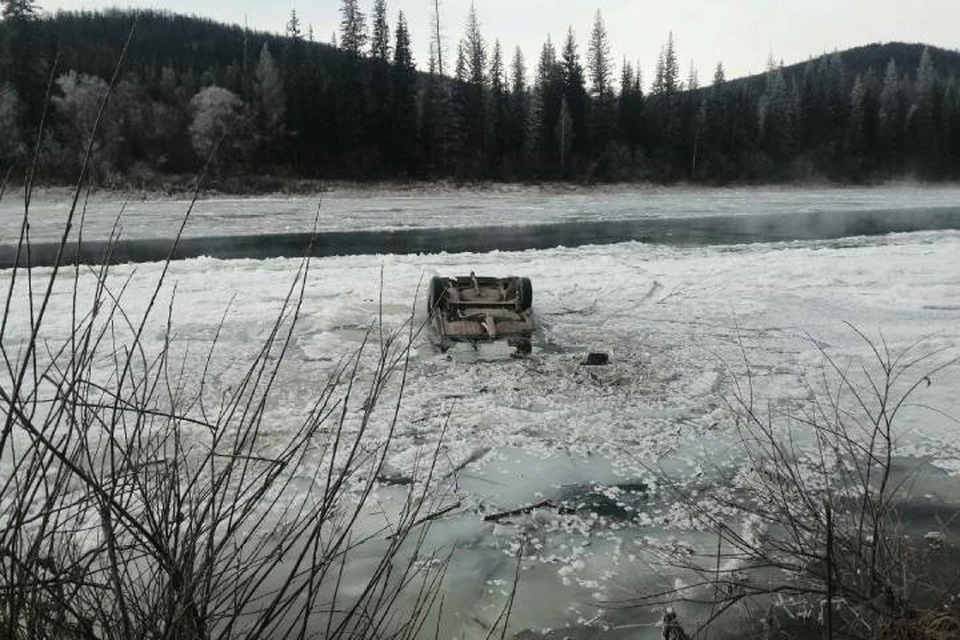 Машина ушла под воду: в Усть-Кутском районе в ДТП погибли двое детей и двое взрослых