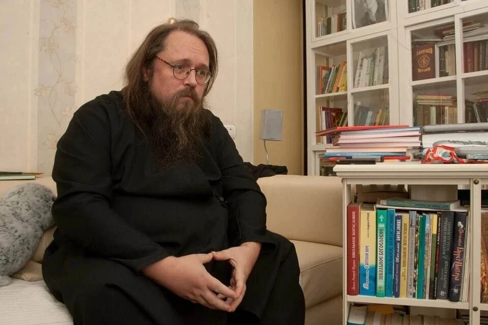 Бывший протодиакон Кураев заявил, что покинул Россию