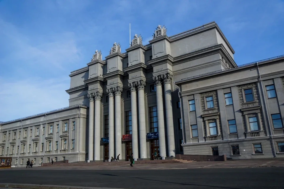 Парад начнется в 12:00