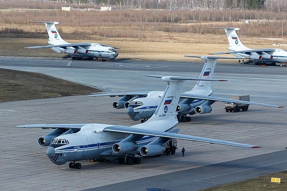 Два самолета Ил-76 прилетели в Каир для эвакуации россиян из Газы