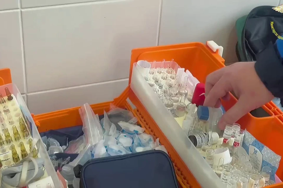Каждая машина скорой помощи укомплектована необходимыми лекарствами. ФОТО: министерство здравоохранения Запорожской области