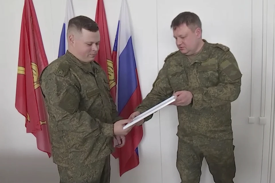 Контрактник Даниил Первушин стал обладателем юбилейного пятисоттысячного сертификата участника накопительно-ипотечной системы Минобороны России