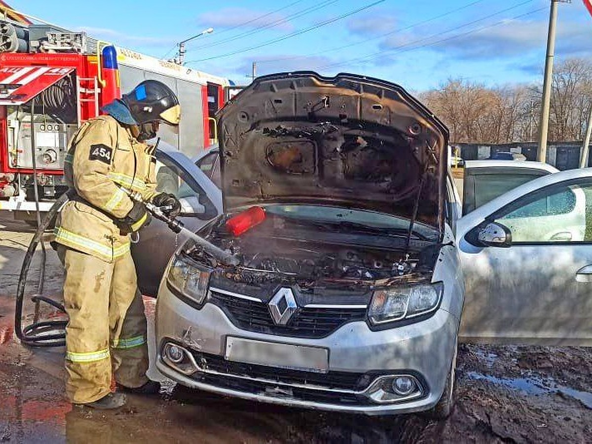 На улице Сибая на ходу вспыхнула иномарка - KP.RU