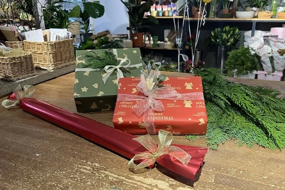 Упаковка подарка – креативный процесс, который точно обеспечит новогоднее настроение.
