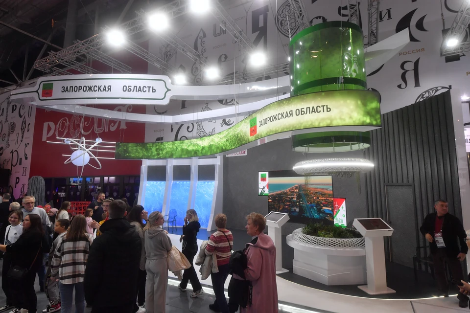 Гиды из Запорожской области проводят экскурсии на выставке «Россия» на ВДНХ
