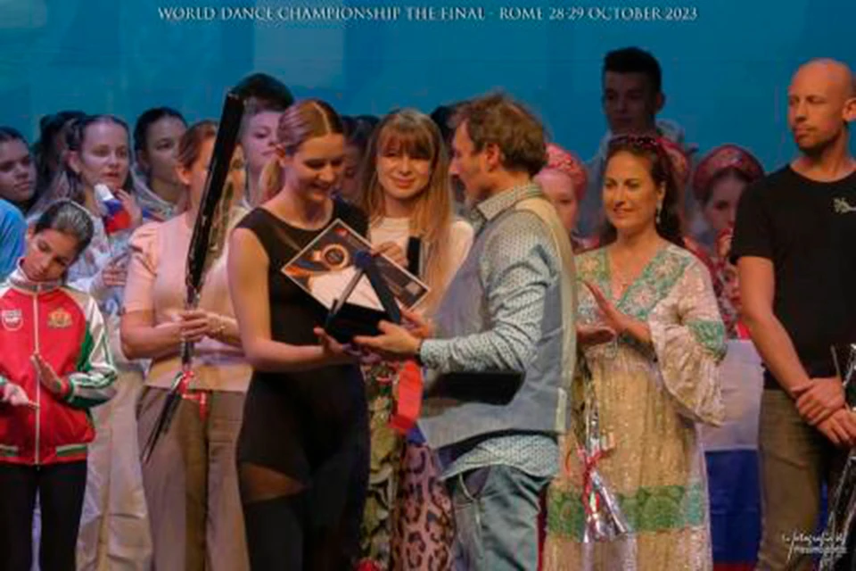 Восьмиклассница из Петербурга стала чемпионкой мира по современному танцу. Фото: sch35.ru