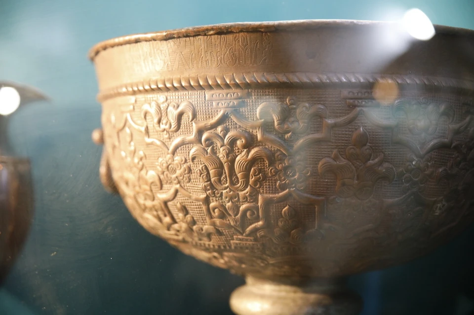 Экспозицию Тульского музея Демидовых дополнила уникальная водосвятная чаша XVII века