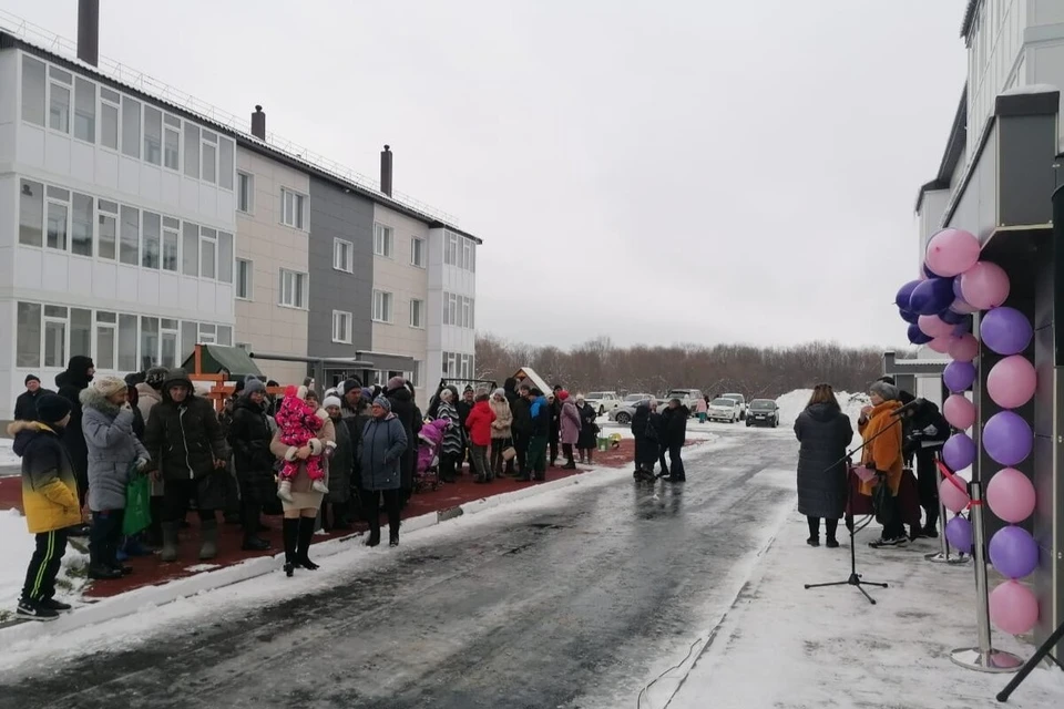Ключи от новых квартир получили жители Макаровского и Тымовского районов. Фото: Фонд развития территорий
