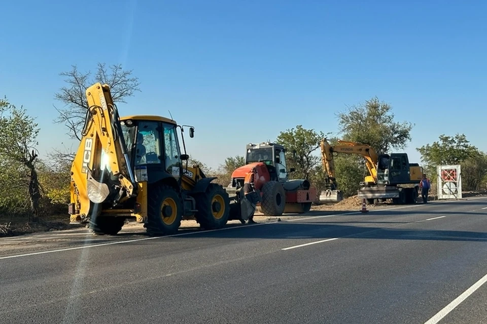 Сейчас в Запорожской области ведут работы по укладке новых дорог. ФОТО: Евгений Балицкий